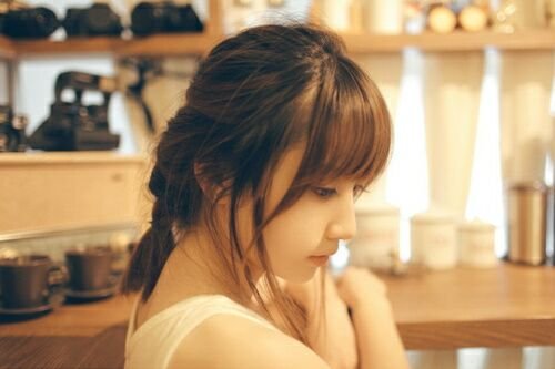 这位美女叫什么名字？